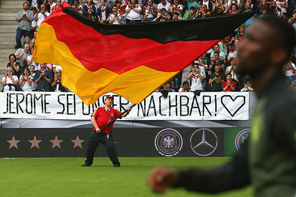 为什么11人制足球场的长宽有浮动范围?规则解读