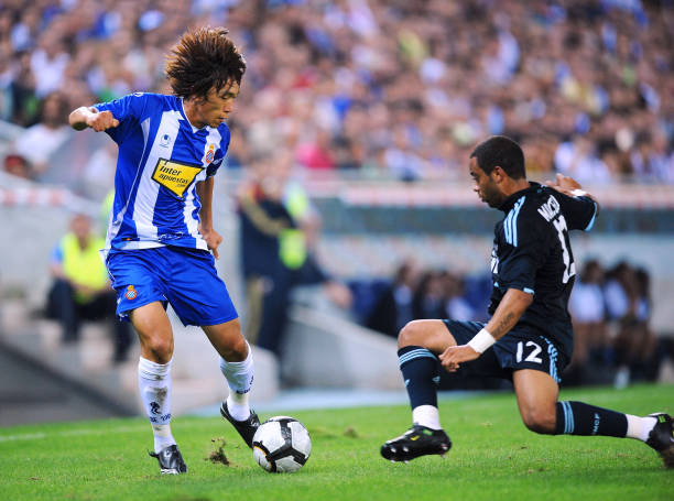 任意球射门战术：如何利用人墙和角度破门