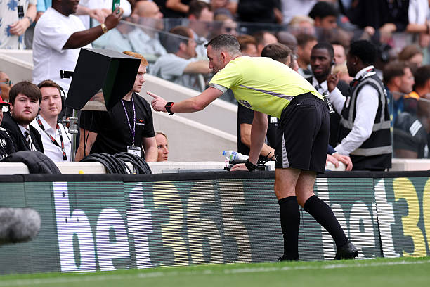 号码背后的意义：解读梅西巴萨10号球衣的足球文化