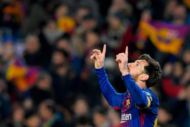 足球迷必看:角球和任意球的战术威胁分析