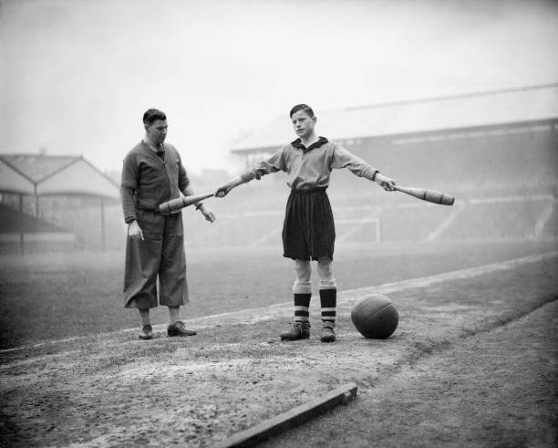 从阿贾克斯到阿森纳：博格坎普职业生涯精彩进球全记录