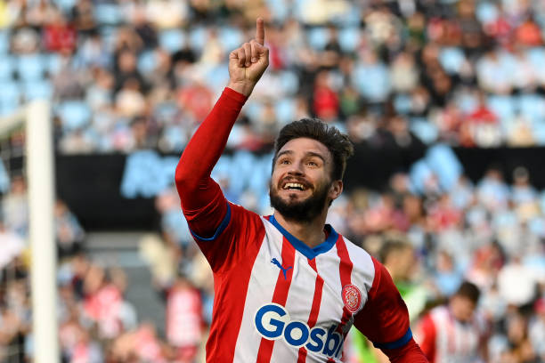 七人制足球门的高度和宽度如何测量?