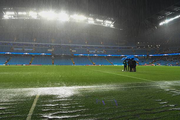 莱万身高85米体重80公斤，这样的身材如何称霸足坛？