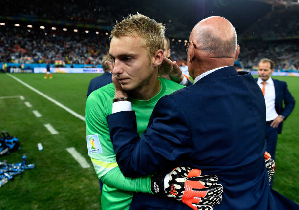 欧冠小组赛:巴萨对阵本菲卡,哈维战术部署成关键