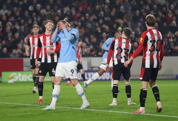 5人制足球回传规则争议：裁判视角下的判罚尺度探讨