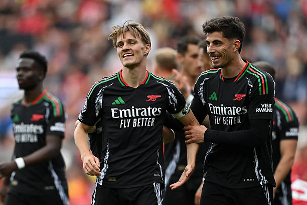 欧冠16强对阵表:死亡半区浮现,黑马能否逆袭?