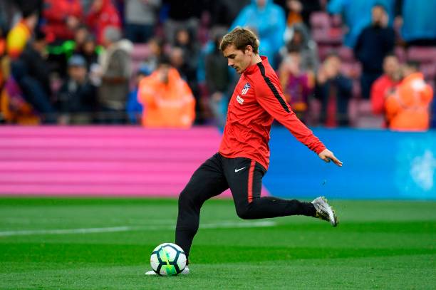 为什么足球比赛每队是11人?历史与规则的演变