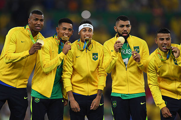 角球直接破门：足球规则允许吗？