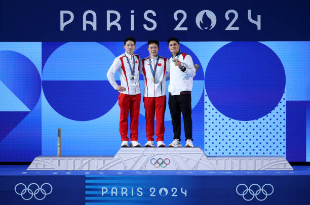 伏明霞与梁锦松:年龄差背后的爱情与争议