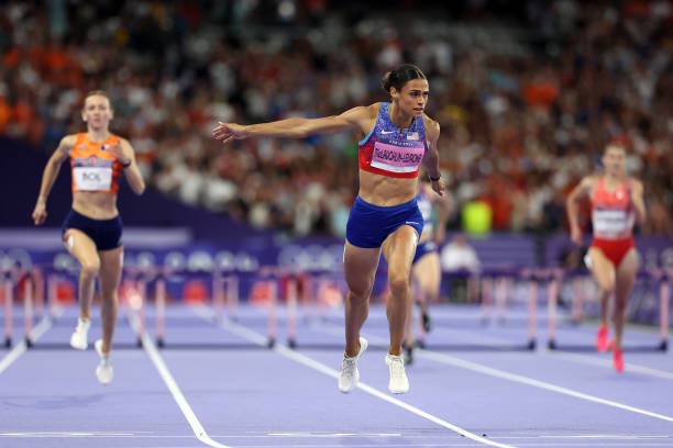 立定跳远2米5:2024年男生体育考试的重要指标