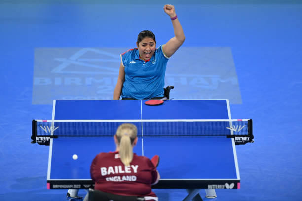 生胶反手如何应对弧圈球?实战技巧大揭秘