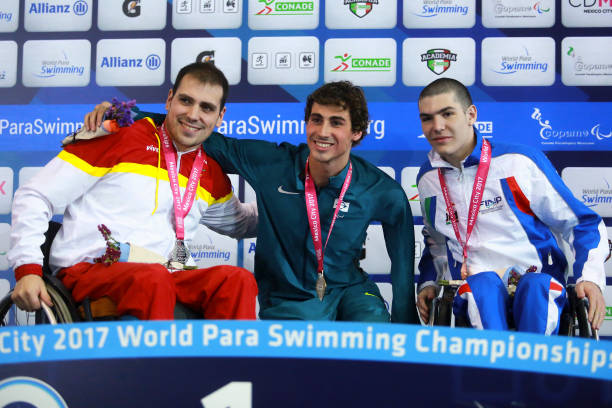 男人梦见游泳，预示财富即将到来