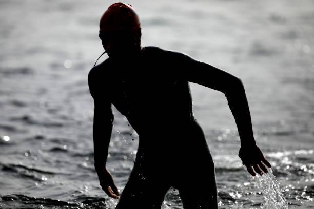 安全游泳指南：如何选择干净的游泳池避免皮肤感染