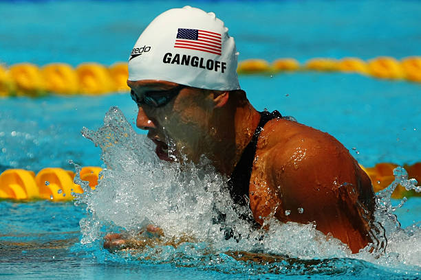 创意简笔画:如何为游泳池添加有趣的装饰元素