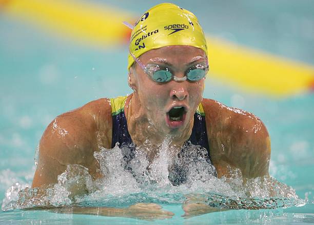 游泳对关节友好吗?解析游泳作为低损伤运动的好处