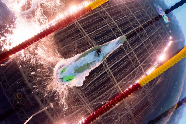 游泳参考图详解:蛙泳动作分解与练习方法