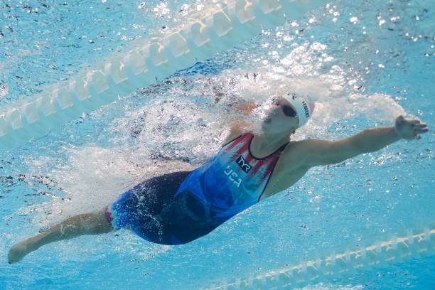 游泳比赛装备指南：选择适合孩子的泳衣和泳镜