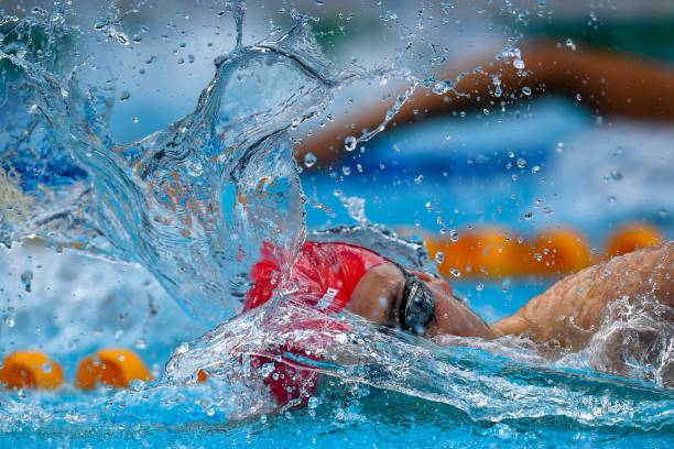 汉语短语结构分析:从“喜欢游泳”看动宾关系