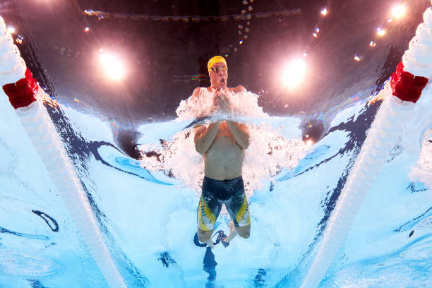 世界顶级蝶泳选手精彩集锦,感受速度与力量之美