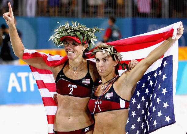 周苏红丈夫曹红的成长环境：家庭背景对其事业的影响