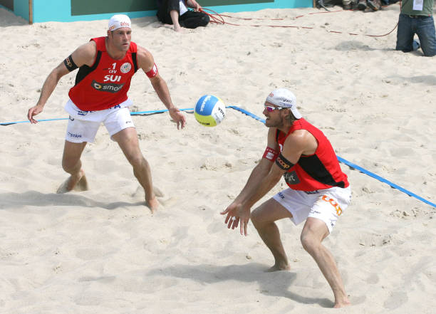 排球裁判必备:手势信号与规则解读视频教程