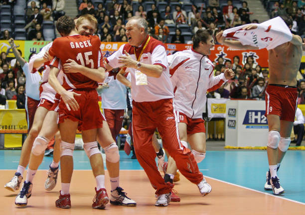 张常宁海滩度假照曝光，比基尼造型引热议