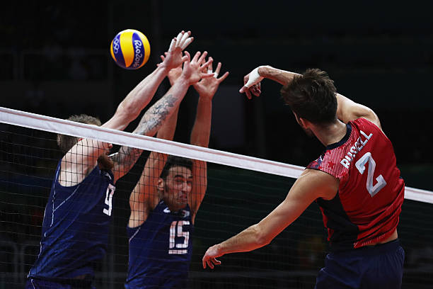 裁判必看:气排球边裁举旗手势与规则详解