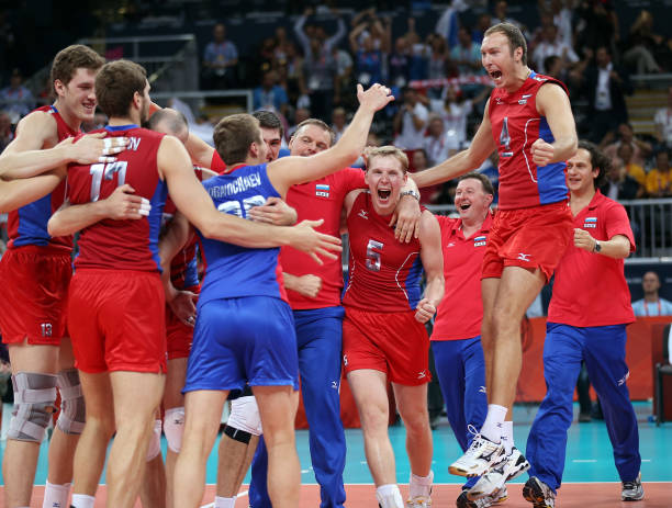 图解排球步法:掌握正确的移动与站位方式