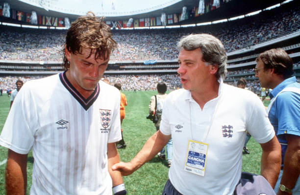 足球史上的经典：马拉多纳夺冠年龄解析